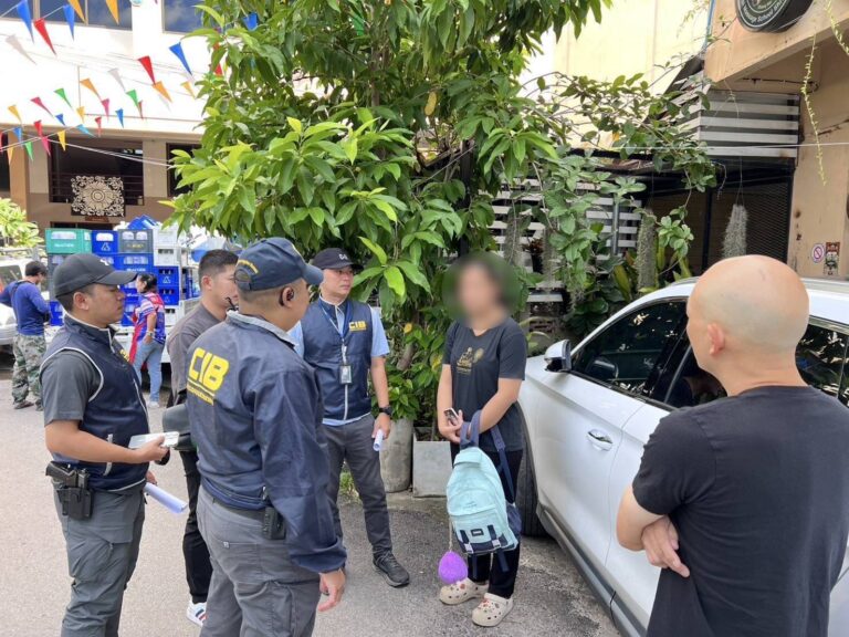 ตำรวจ ปคบ. ลุยค้น 3 จุด ลำพูน-เชียงใหม่ ทลายเครือข่ายลักลอบจำหน่ายยาทำแท้ง