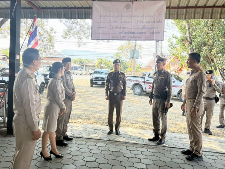​ผู้ว่าฯ-ผบก.ลำพูน ลงพื้นที่เข้ม! ตรวจความเรียบร้อยหน่วยเลือกตั้งบ้านโฮ่ง เหตุการณ์ทั่วไปปกติ