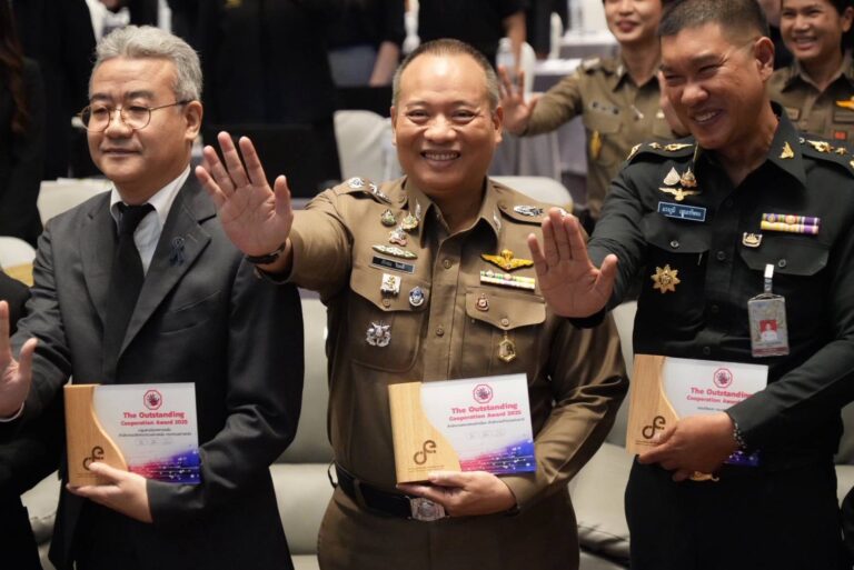 สตม. ผงาดรับรางวัลหน่วยงานดีเด่นด้าน “ต่อต้านข่าวปลอม” จากกระทรวง DE ตอกย้ำภาพลักษณ์โปร่งใส-สยบข่าวลือข้ามชาติ
