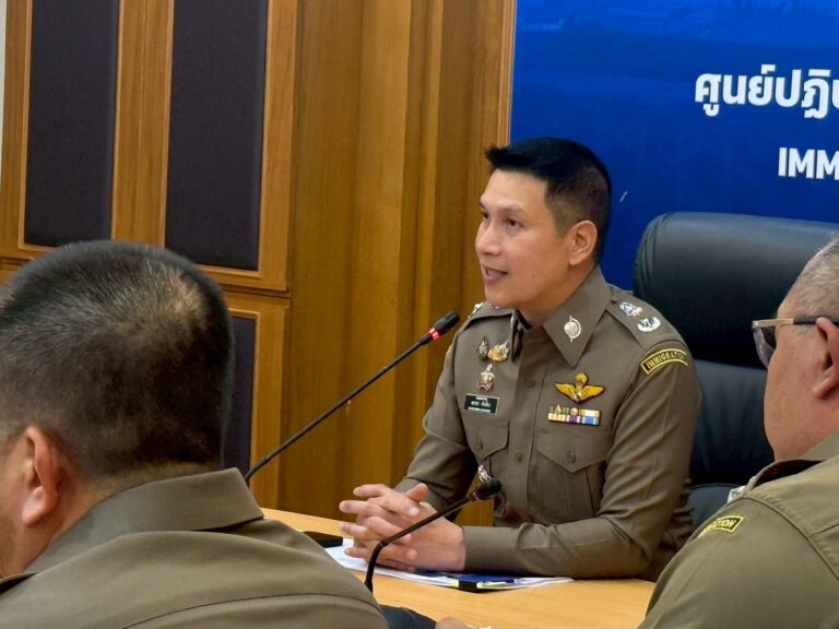ตม.ไทยโต้สื่อเขมร! ยันตรวจเข้มตามมาตรฐานสากล ปัดรีดเงิน 1,000-บังคับจองตั๋วกลับ