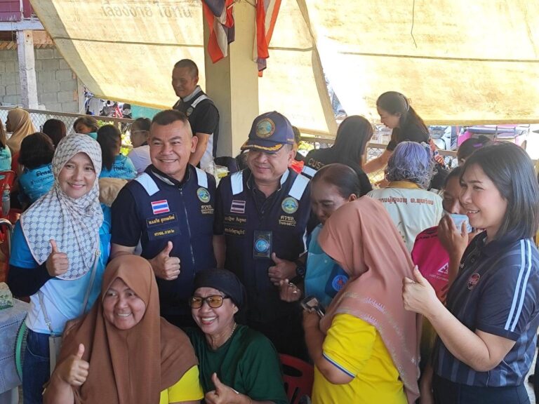 ศรชล. ปันรัก จากทะเลสู่ผู้สูงอายุอำเภอไชยา มุ่งสร้างจิตสำนึกรักษ์ทะเลสู่ชุมชนประมงพื้นบ้าน
